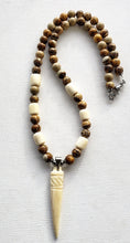 Load image into Gallery viewer, Stone &amp; Bone  Horn Necklace
